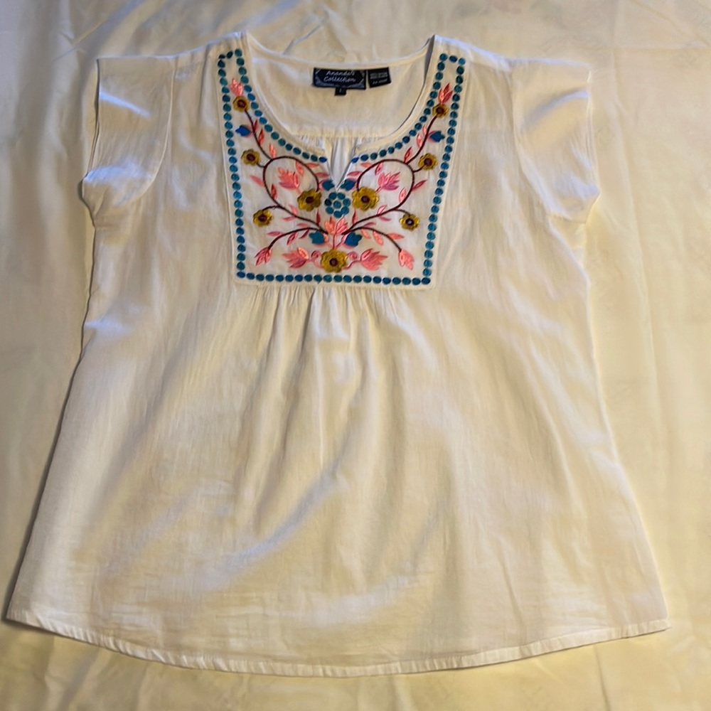 Beautiful Mexican embroidered blouse.